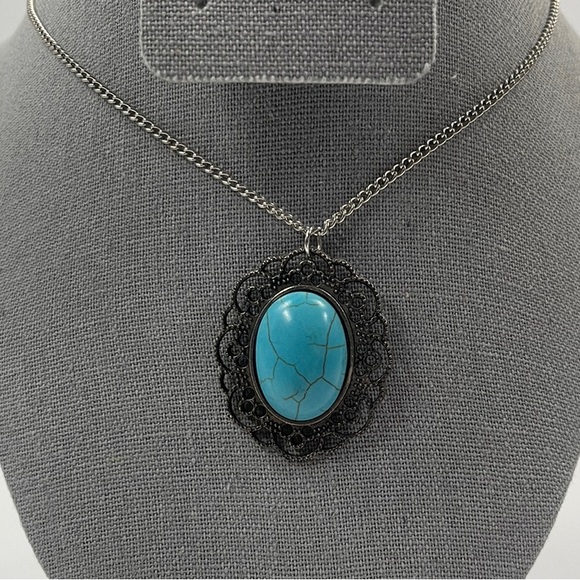 Preowned - assortment of costume jewelry **Dorado693** - Picture 8 of 10